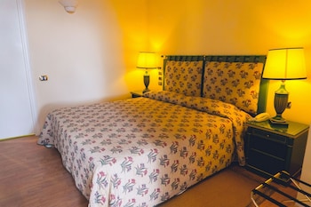 room-image