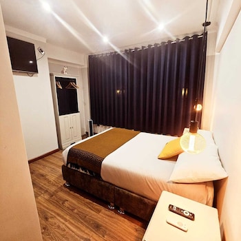 room-image