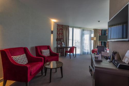 room-image
