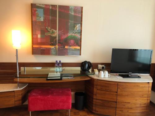 room-image