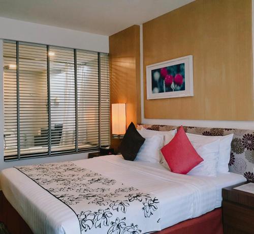 room-image