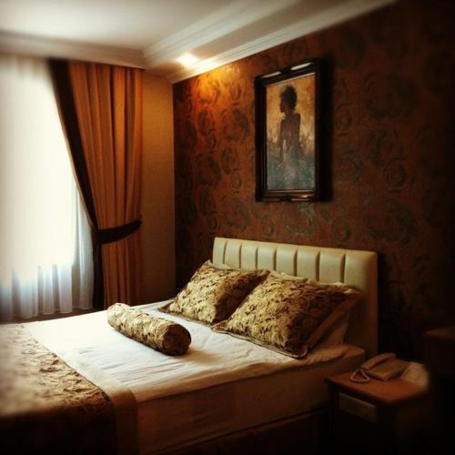 room-image