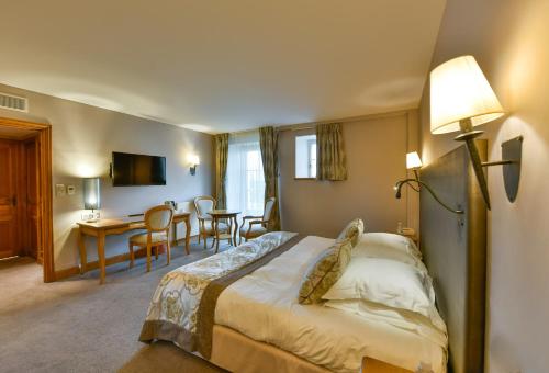 room-image