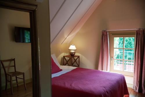 room-image