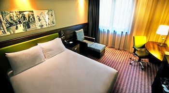 room-image