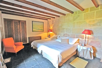 room-image