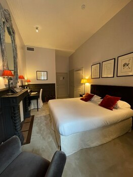 room-image