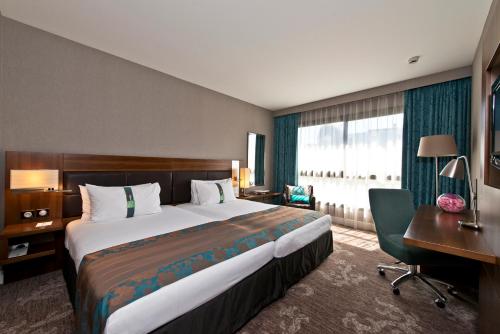 room-image