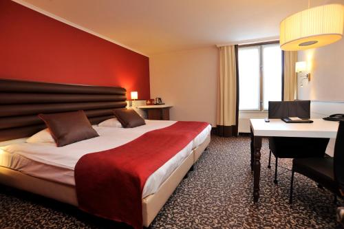 room-image