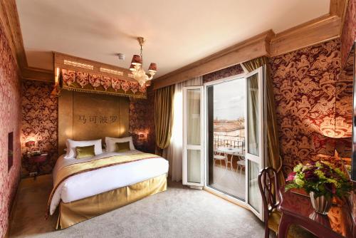 room-image