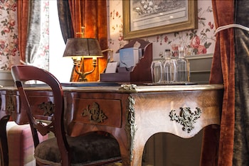 room-image