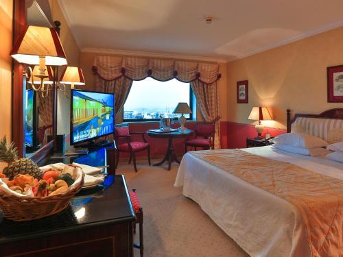 room-image