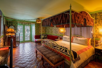 room-image