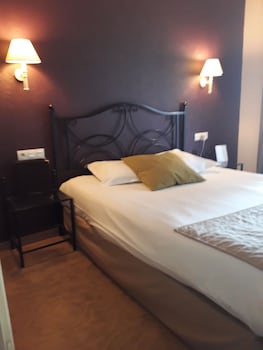 room-image