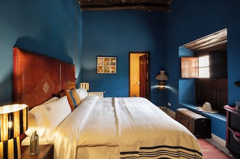 room-image