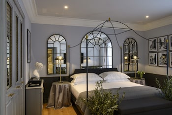 room-image