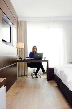 room-image
