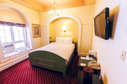 room-image