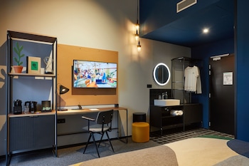 room-image