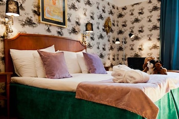 room-image