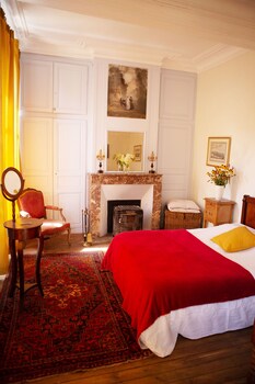 room-image
