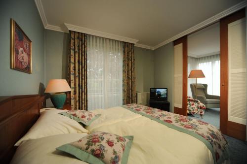 room-image