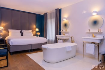 room-image