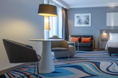 room-image