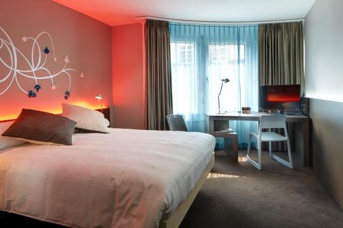 room-image