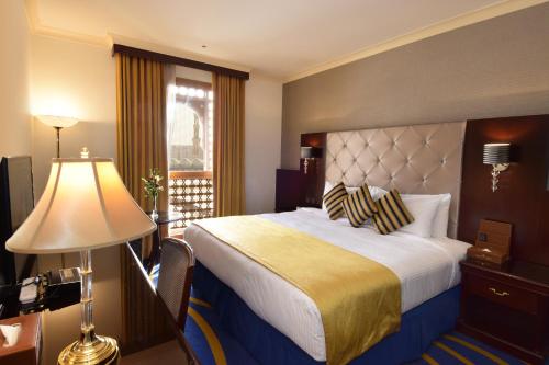 room-image