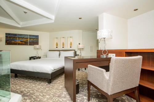room-image