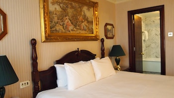 room-image