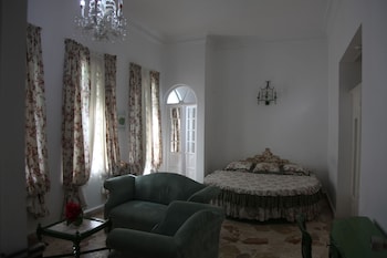 room-image