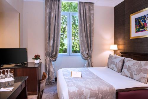 room-image