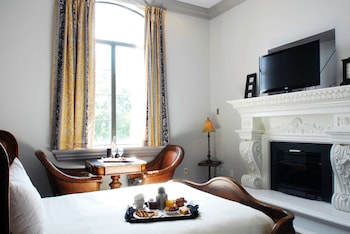 room-image
