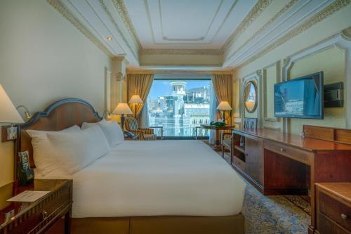 room-image