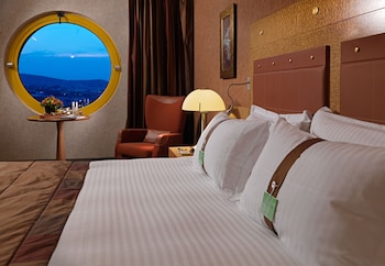 room-image