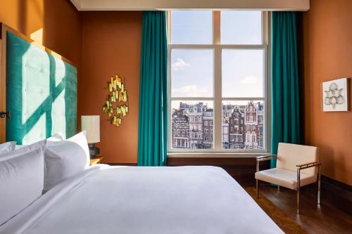 room-image