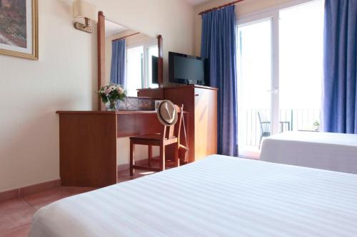 room-image