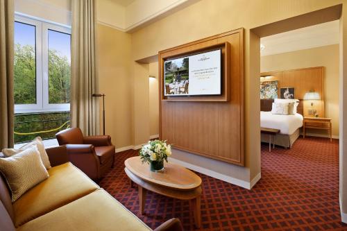 room-image