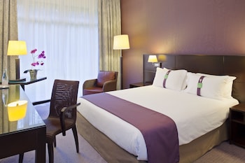 room-image