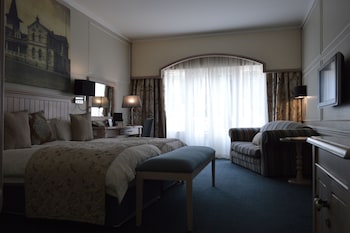 room-image