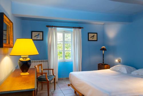 room-image