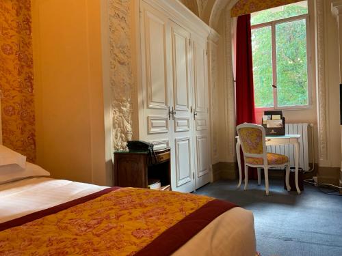 room-image