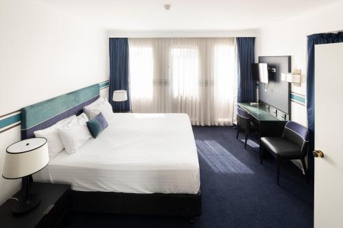 room-image