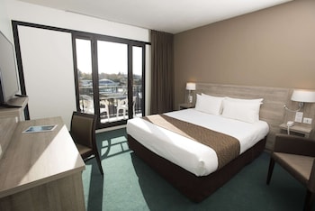 room-image
