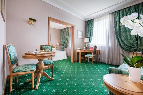 room-image