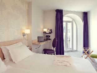 room-image