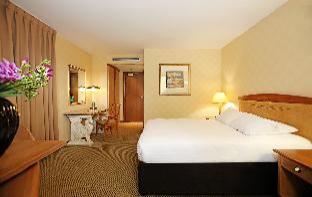 room-image