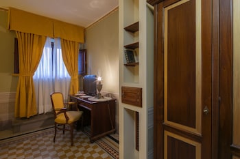 room-image